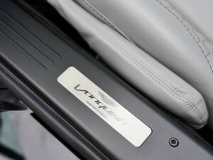 Image 28/50 of Aston Martin Vanquish Volante (2014)