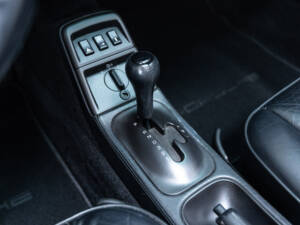 Image 22/45 of Porsche 911 Carrera 2 (1990)