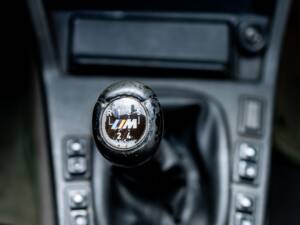 Bild 26/47 von BMW 320i (1990)