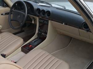 Image 21/33 of Mercedes-Benz 280 SL (1985)