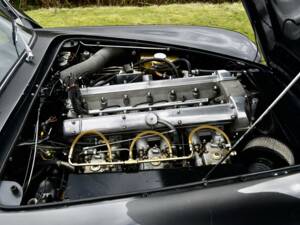 Bild 37/50 von Aston Martin DB 6 Vantage Volante (1969)