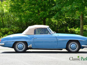 Image 21/50 of Mercedes-Benz 190 SL (1961)