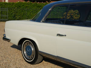 Image 36/50 of Mercedes-Benz 280 SE (1968)