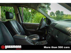 Afbeelding 11/15 van Mercedes-Benz ML 55 AMG (2000)