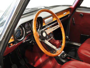 Image 17/34 of Alfa Romeo Giulia Nuova Super 1300 (1975)