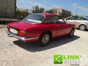 Immagine 9/10 di Alfa Romeo Giulia GT 1300 Junior (1972)
