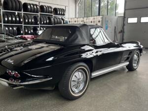 Immagine 13/49 di Chevrolet Corvette Sting Ray Convertible (1964)