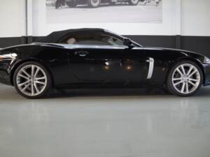 Image 62/65 of Jaguar XKR (2009)