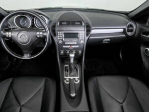 Image 8/50 of Mercedes-Benz SLK 200 Kompressor (2007)