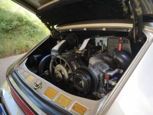 Bild 21/30 von Porsche 911 Carrera 3.2 (WTL) (1988)