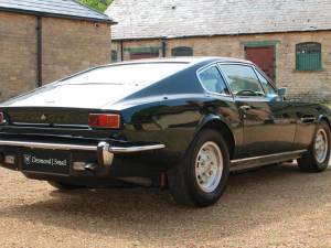 Image 6/17 of Aston Martin V8 (1976)