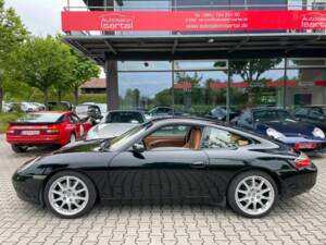 Imagen 2/20 de Porsche 911 Carrera (2001)