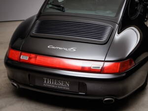 Immagine 11/40 di Porsche 911 Carrera 4S (1998)