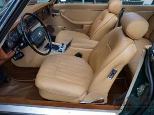 Immagine 22/50 di Jaguar XJ 6 L 4.2 (1975)