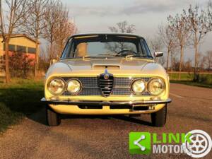 Bild 8/10 von Alfa Romeo 2600 Sprint (1966)