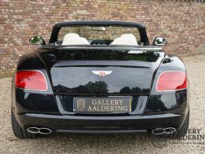 Image 6/50 of Bentley Continental GTC V8 (2014)