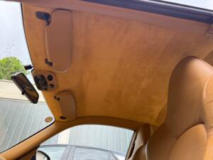 Image 19/42 de Porsche 911 Carrera 4S (2003)