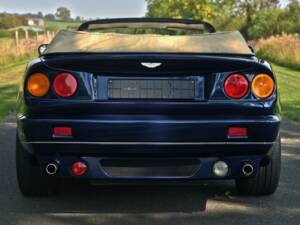 Immagine 16/50 di Aston Martin V8 Volante (1998)