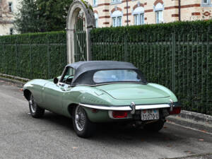 Image 36/60 de Jaguar E-Type (1970)