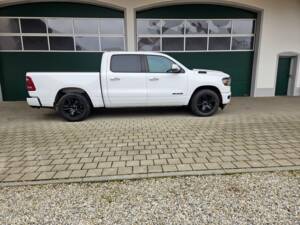 Image 54/62 of Dodge Ram 1500 (2020)