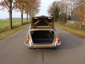 Immagine 14/19 di Jaguar S-Type 3.4 (1967)