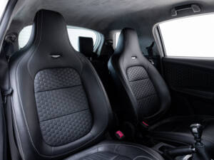 Image 20/32 of Aston Martin Cygnet (2012)