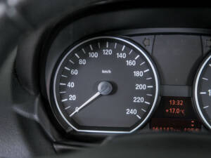 Image 12/50 de BMW 118i (2008)