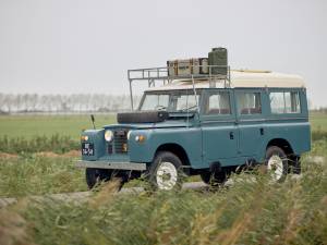 Image 47/69 of Land Rover 109 (1962)