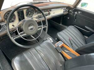 Image 12/20 of Mercedes-Benz 250 SL (1967)
