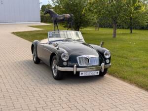 Image 79/79 of MG MGA 1600 (1961)