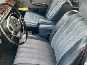 Bild 13/19 von Mercedes-Benz 280 S (1971)