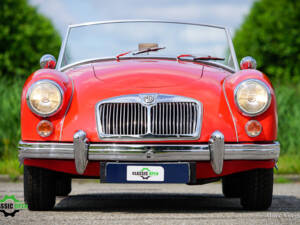 Image 2/43 of MG MGA 1600 (1960)