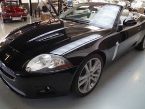 Image 13/65 de Jaguar XKR (2009)