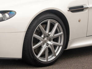 Bild 34/50 von Aston Martin V8 Vantage (2013)