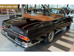 Image 5/14 de Mercedes-Benz 280 SE 3,5 (1970)