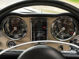 Image 15/21 of Mercedes-Benz 250 SL (1967)