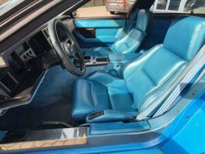 Image 9/20 of Chevrolet Corvette (1987)