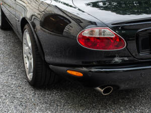 Immagine 16/42 di Jaguar XKR (2003)