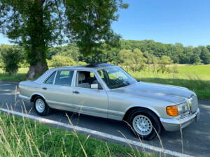 Image 17/24 of Mercedes-Benz 500 SEL (1982)