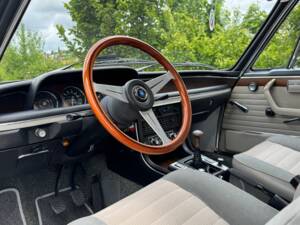 Image 30/73 of BMW 2,5 CS (1975)