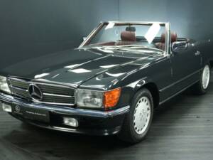 Image 1/30 of Mercedes-Benz 300 SL (1985)