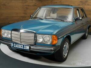 Image 5/19 of Mercedes-Benz 200 (1976)