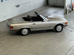 Image 12/40 of Mercedes-Benz 300 SL (1986)