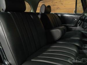 Bild 5/5 von Mercedes-Benz 280 SE (1970)