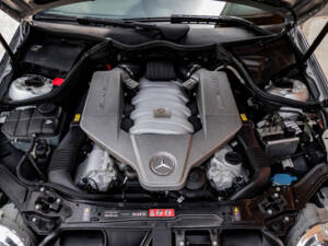 Image 39/50 of Mercedes-Benz CLK 63 AMG (2007)