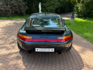 Image 20/77 of Porsche 928 GT (1990)