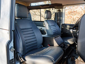 Bild 27/49 von Land Rover Defender 90 (1994)