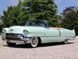 Image 4/40 of Cadillac 62 Convertible (1956)