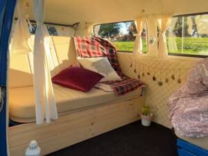 Image 7/9 of Volkswagen T2 a&#x2F;b (1972)