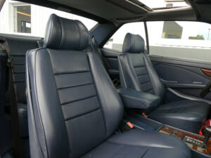 Imagen 14/26 de Mercedes-Benz 560 SEC (1987)